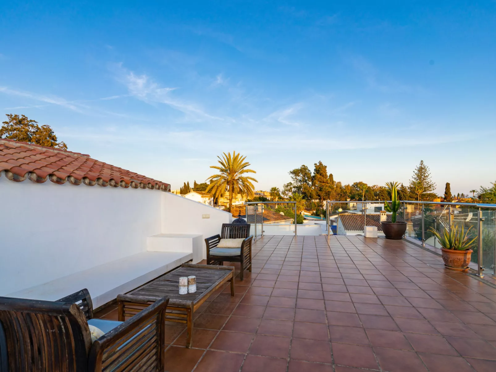 Villa Madrugada, beachside villa in Costabella - Dehors