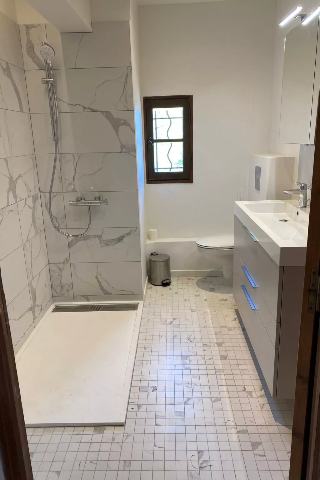 LES VALERIANES - Inside