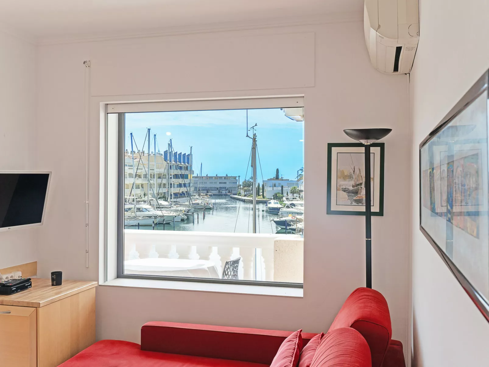WELCS APARTAMENTO 158 EMP con vistas al canal - Drinnen