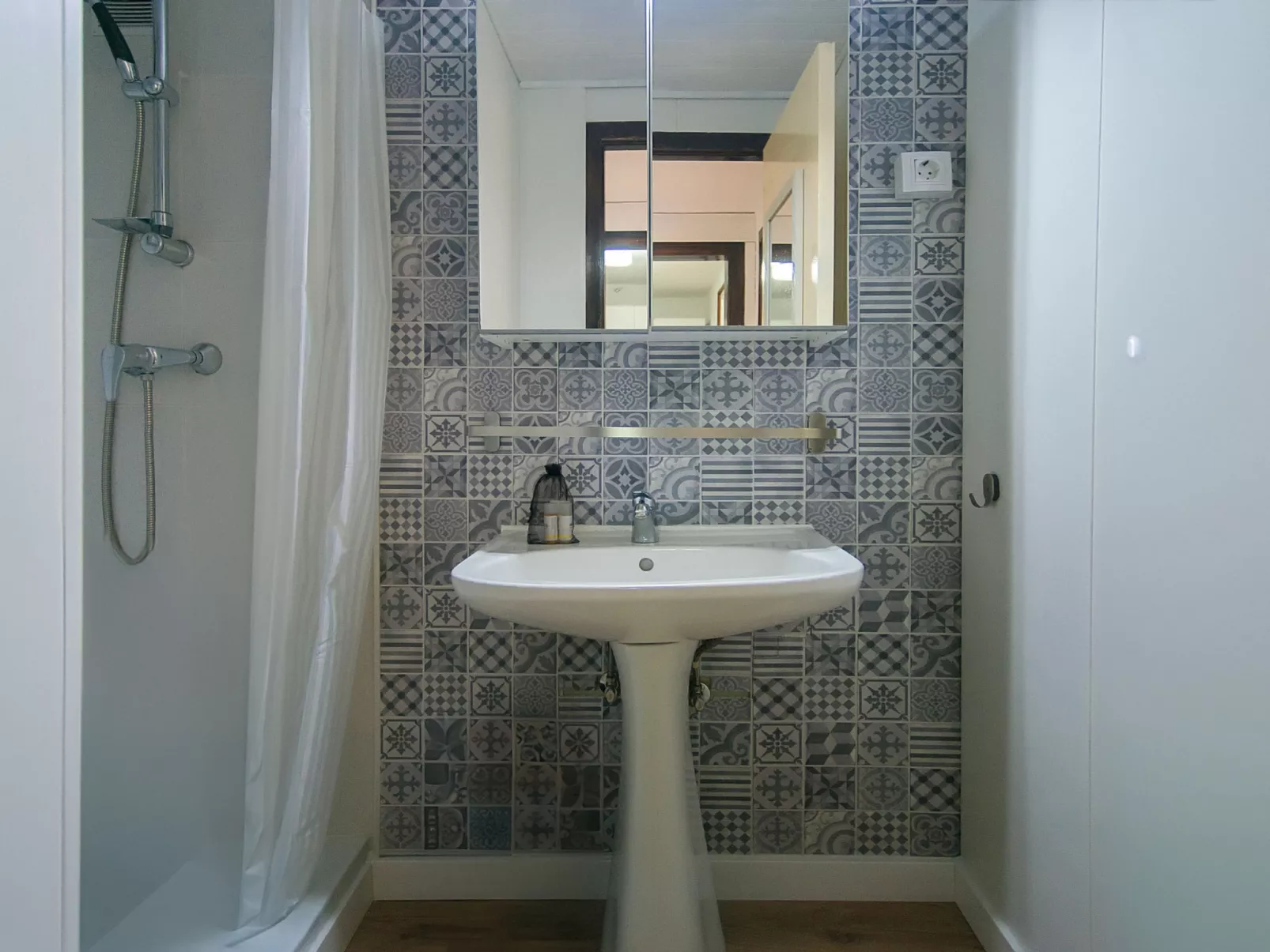 WELCS APARTAMENTO 224 EMP con TERRAZA - Drinnen