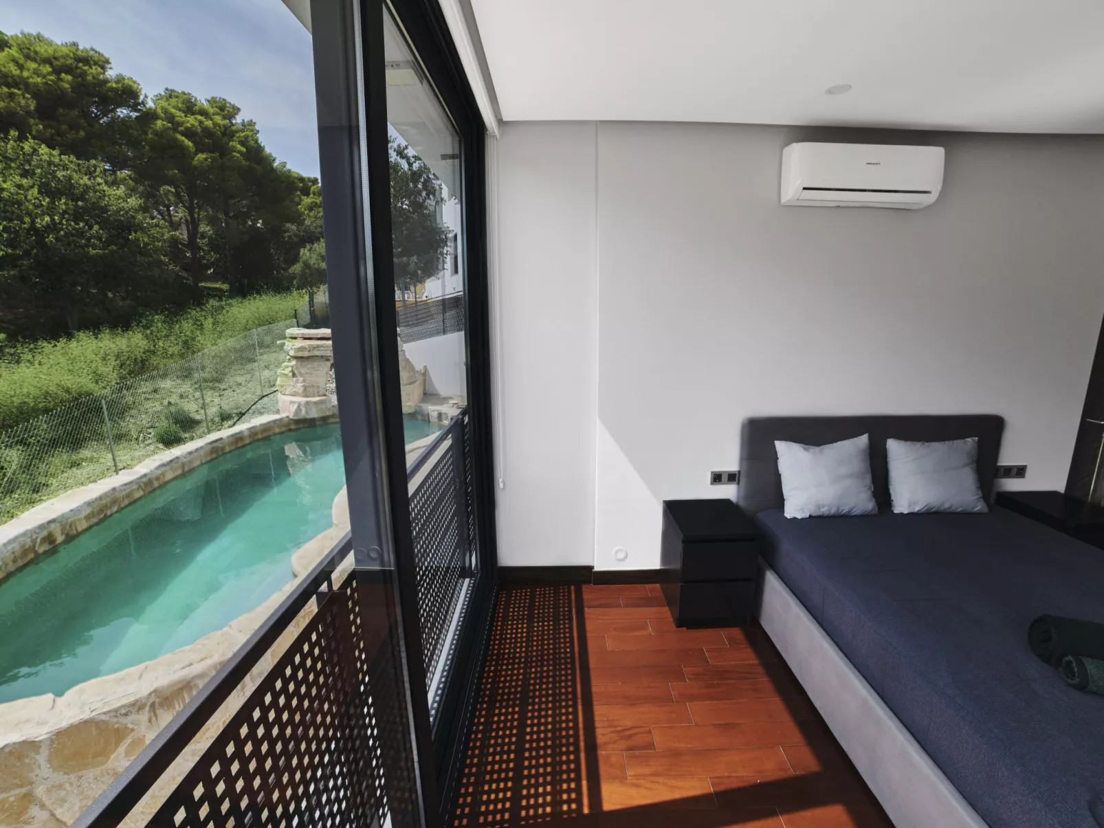 WELCS VILLA MODERNA 097 EMP con piscina - Drinnen