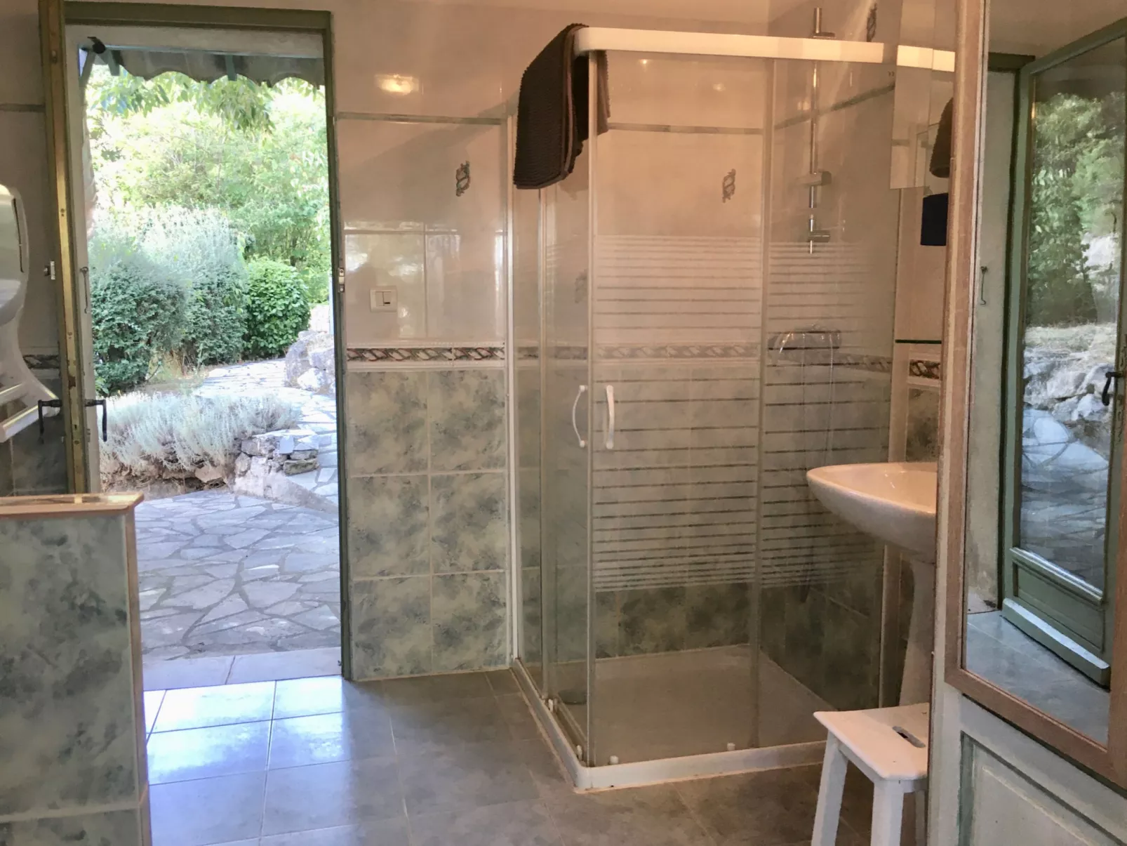 MAISON PERCHEE - Drinnen