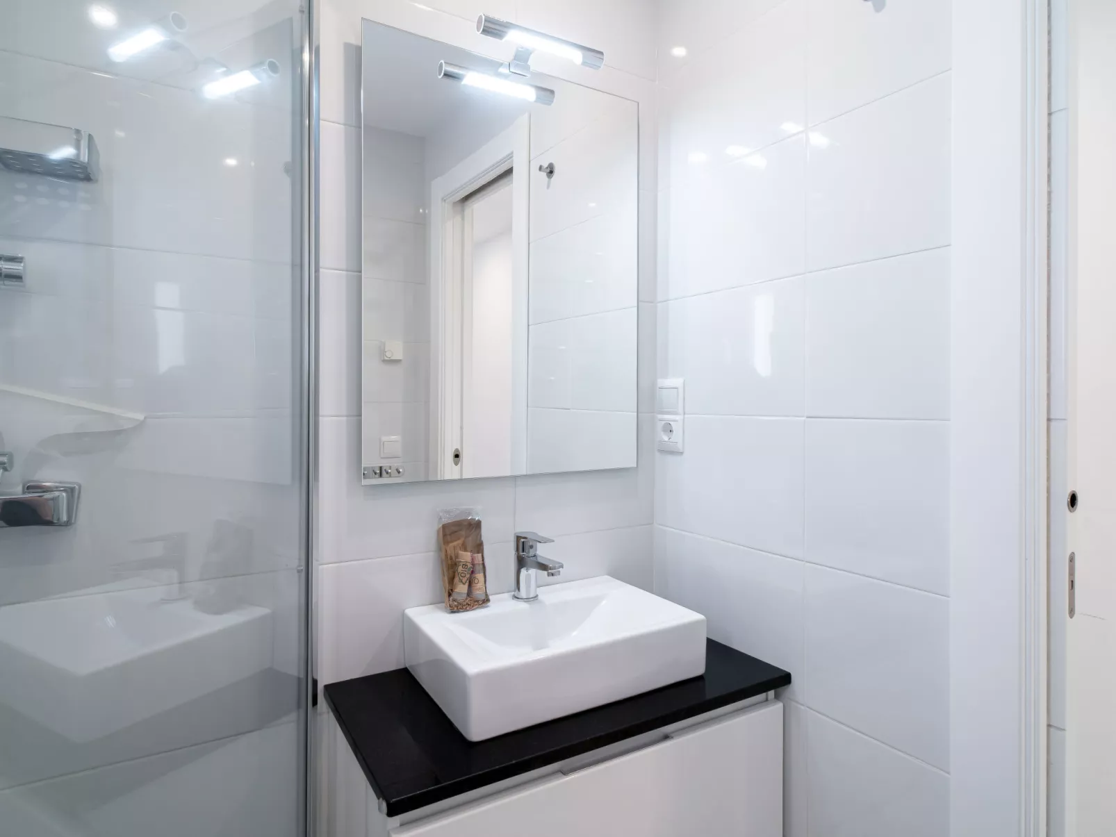 Tuhillo E1 Luxury Seaview by Casasol - Drinnen