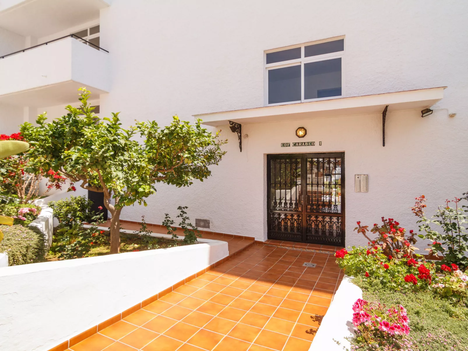 Carabeo 20 Apartment by Casasol - Outside