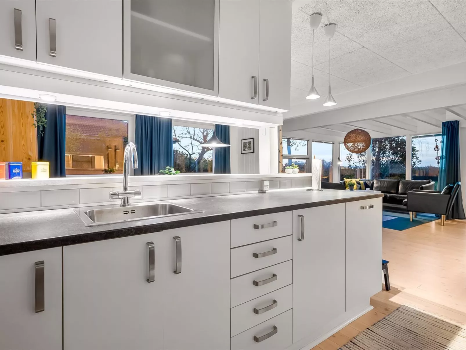 "Niels" - 1.3km from the sea - Inside