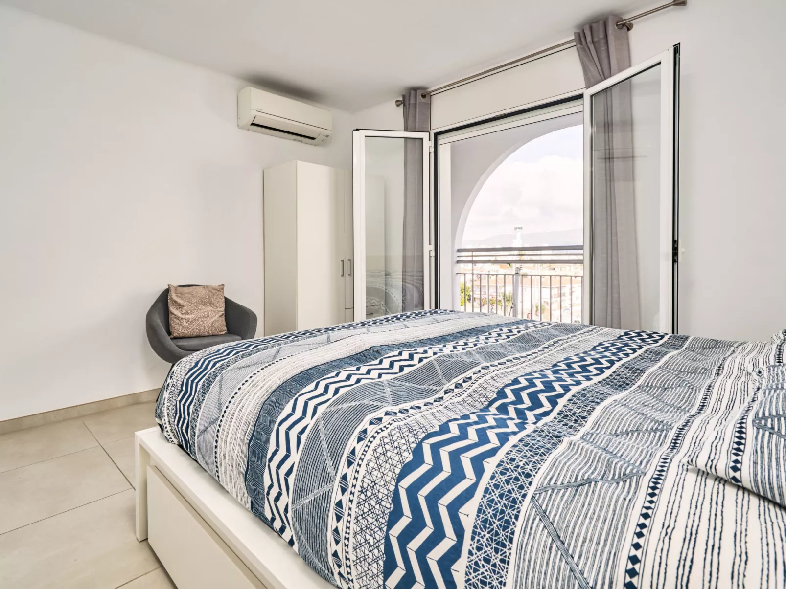 WELCS DUPLEX 026 EMP frente al canal y vistas - Drinnen