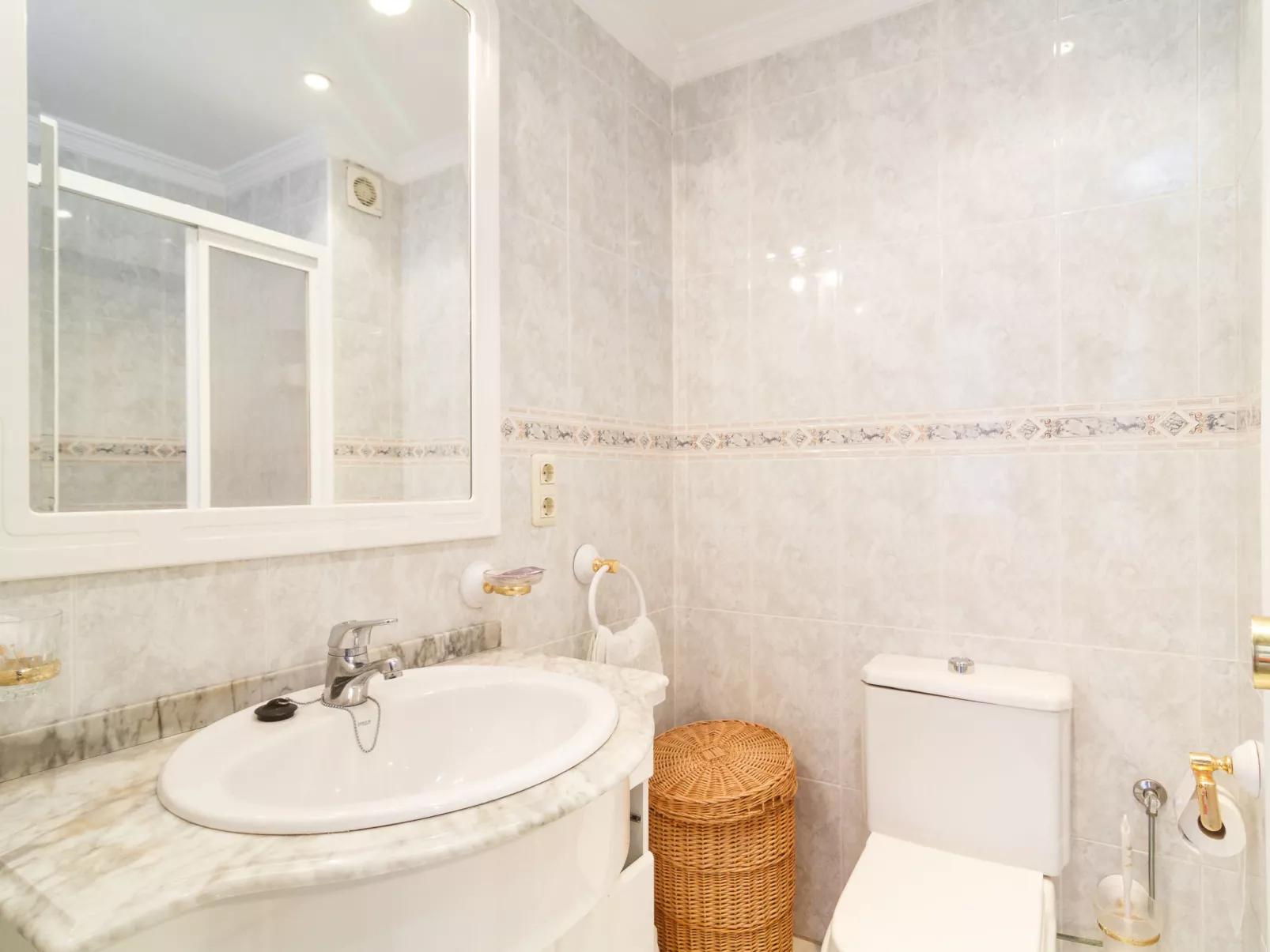 Bahia 57 Apartments by Casasol - Drinnen