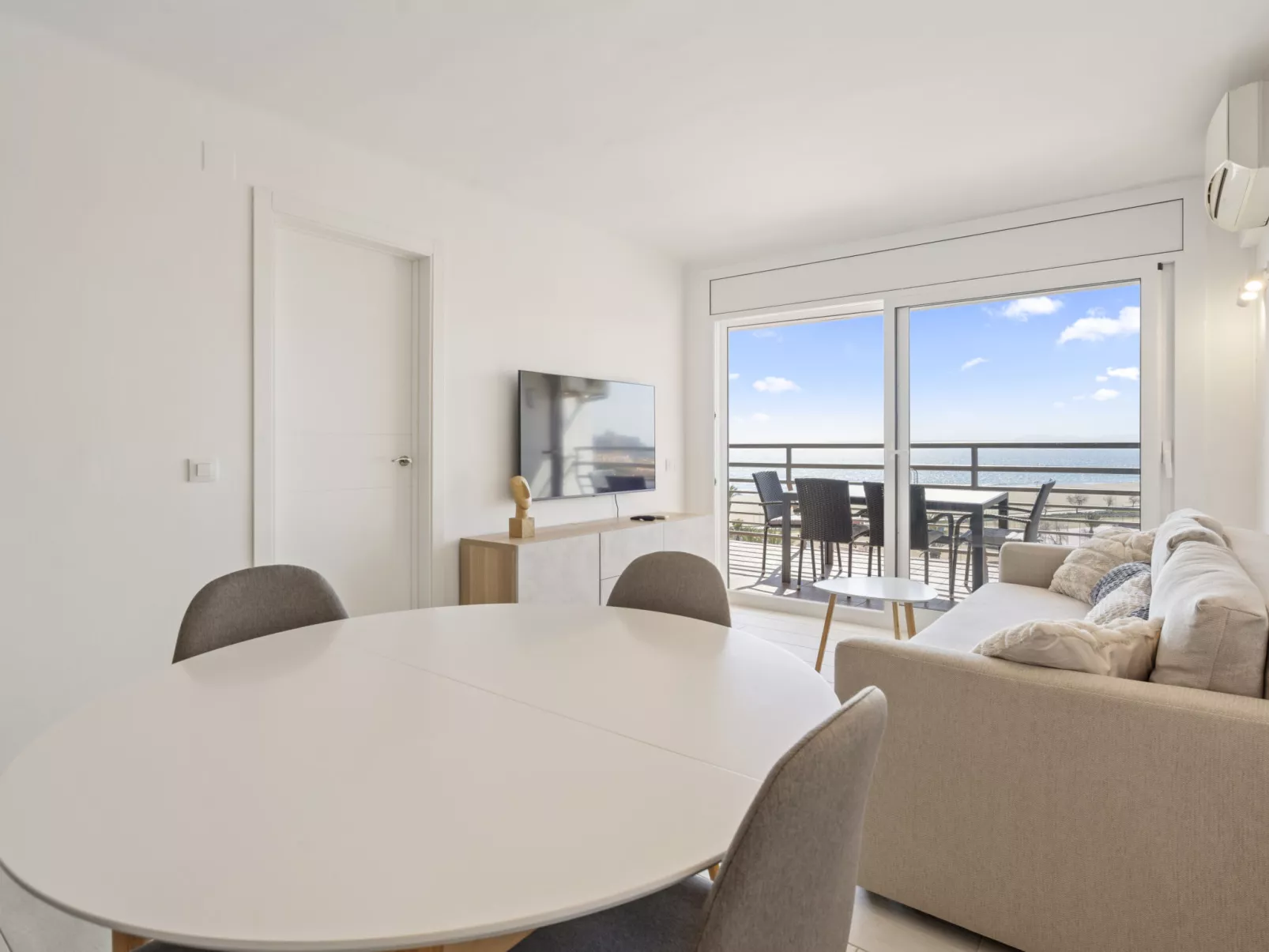WELCS ATICO 042 EMP frente al mar con terraza - Dedans