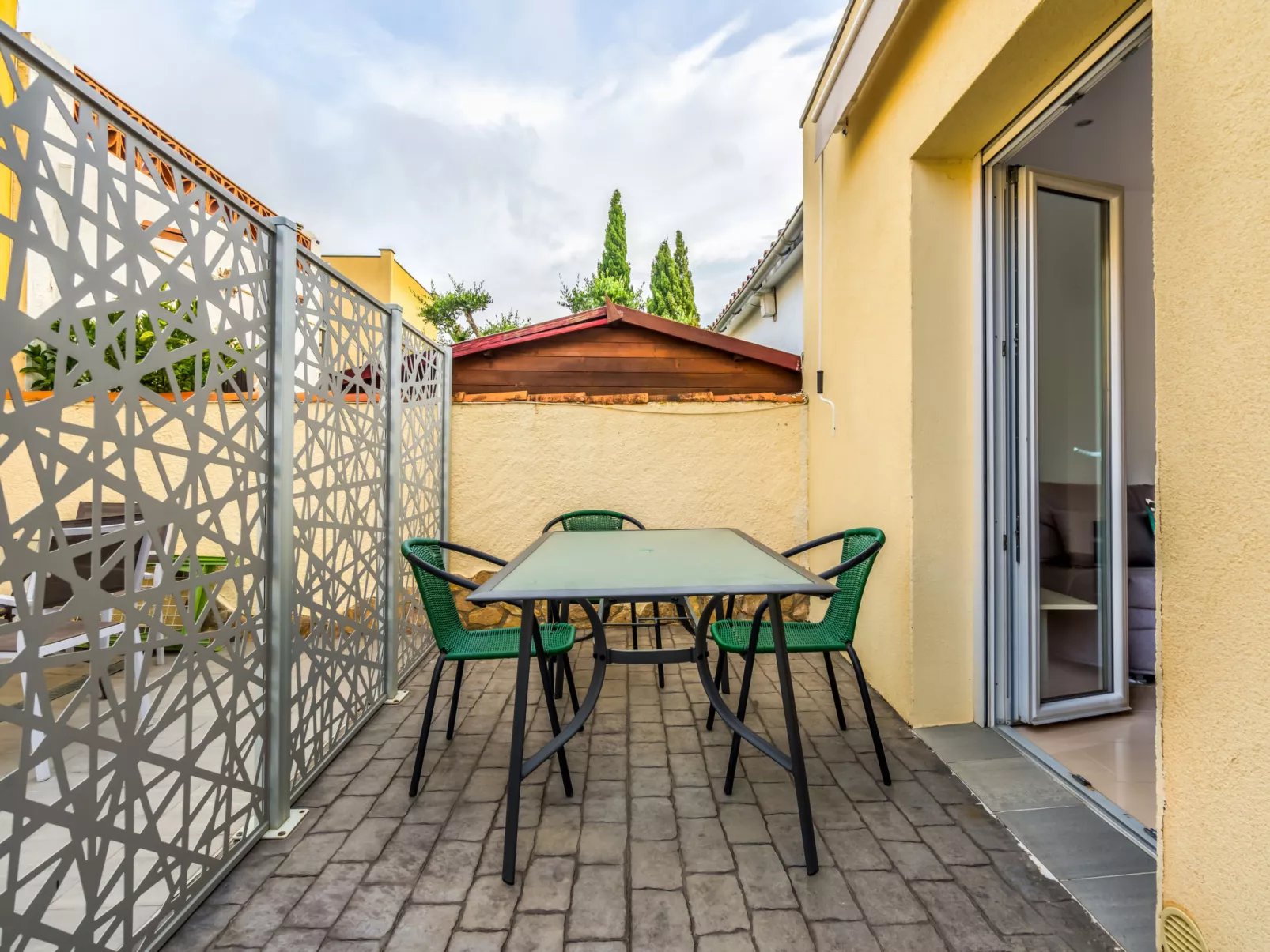 La Vida Sin Limites I EMP - Outside