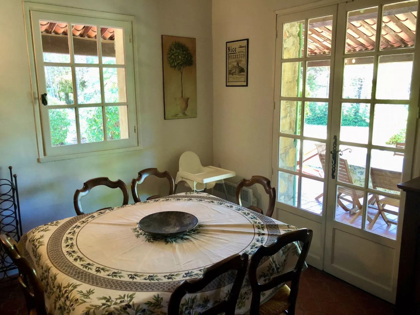 CLOS DES CHENES - Inside