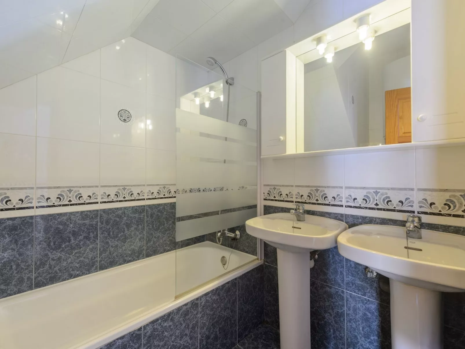 VILLA SA DESCUBERTA - Drinnen