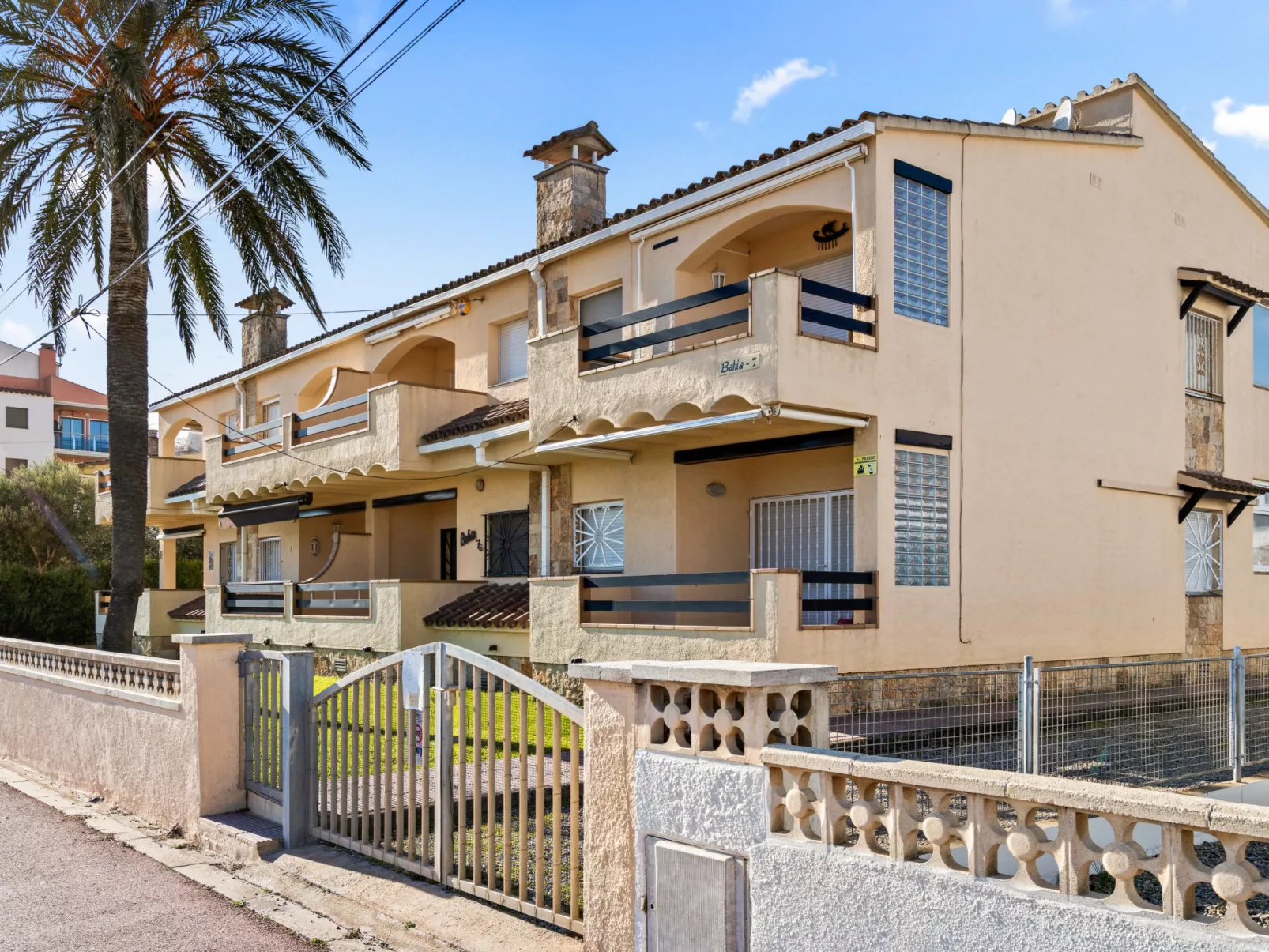 WELCS APARTAMENTO 218 EMP frente al Mar - Outside