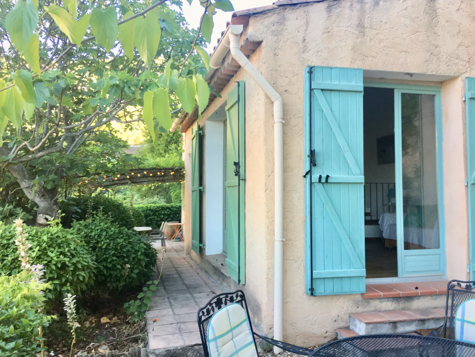 MAISON PERCHEE - Draußen