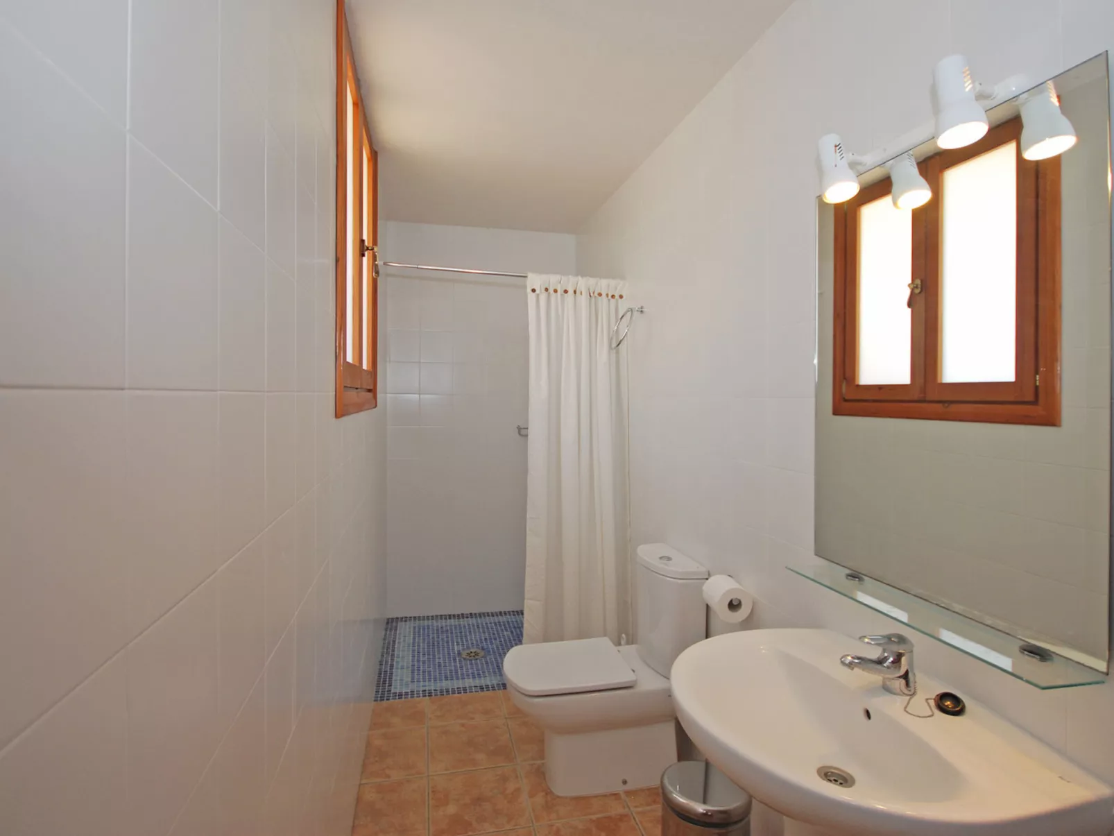 Pla de ses rotes - Drinnen