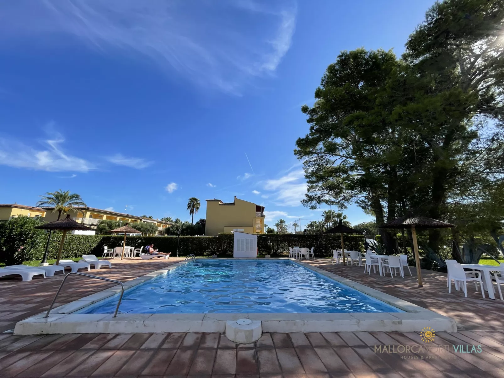 Club del Sol 8: Acogedor Apartamento con Piscina - Dehors