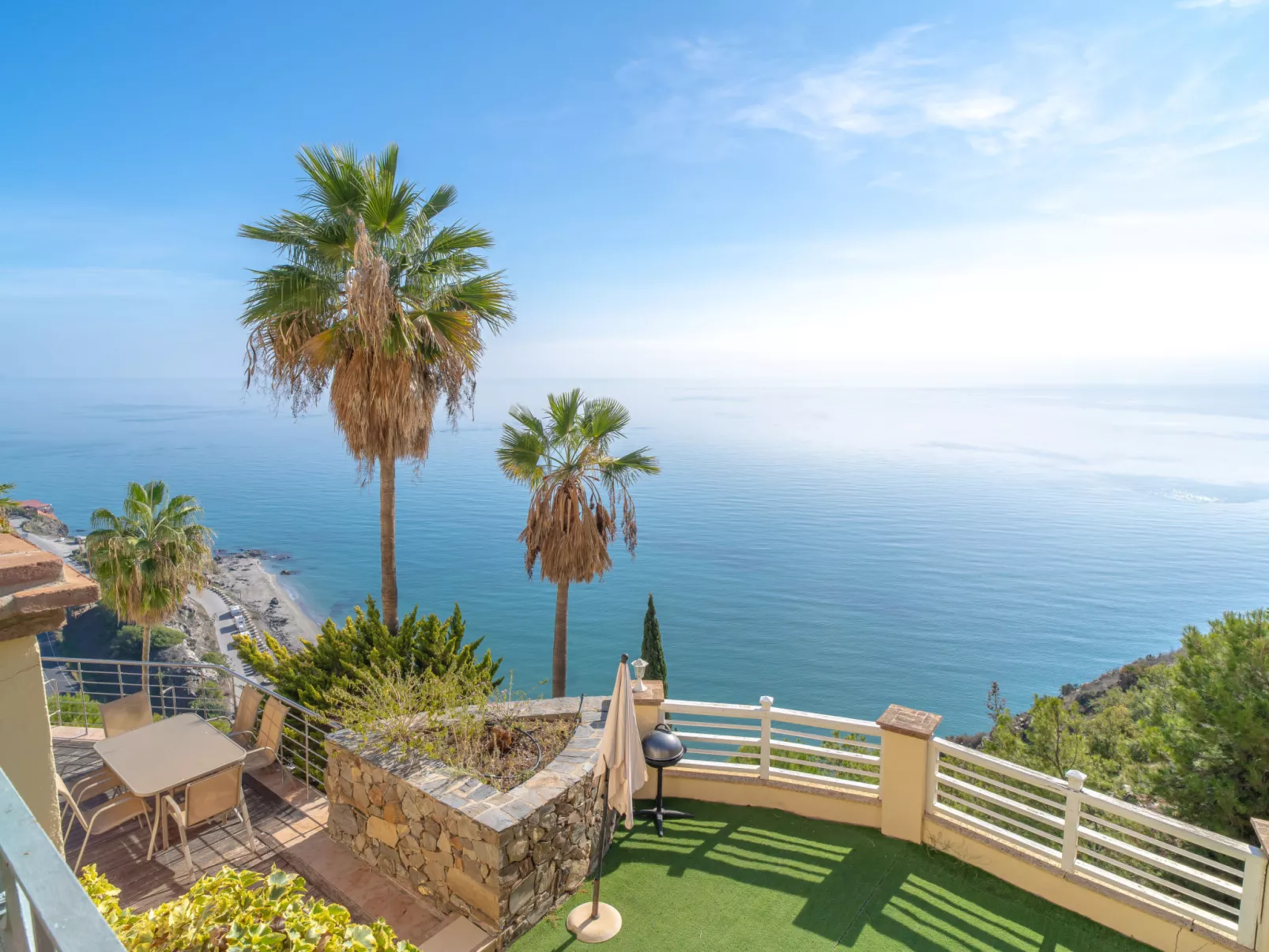 Tamango Hill Alcazaba B by Casasol - Outside