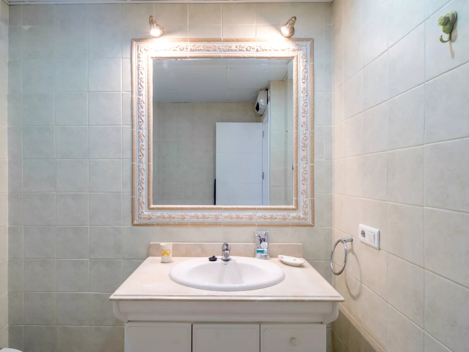 Carabeo 28 Apartment by Casasol - Inside