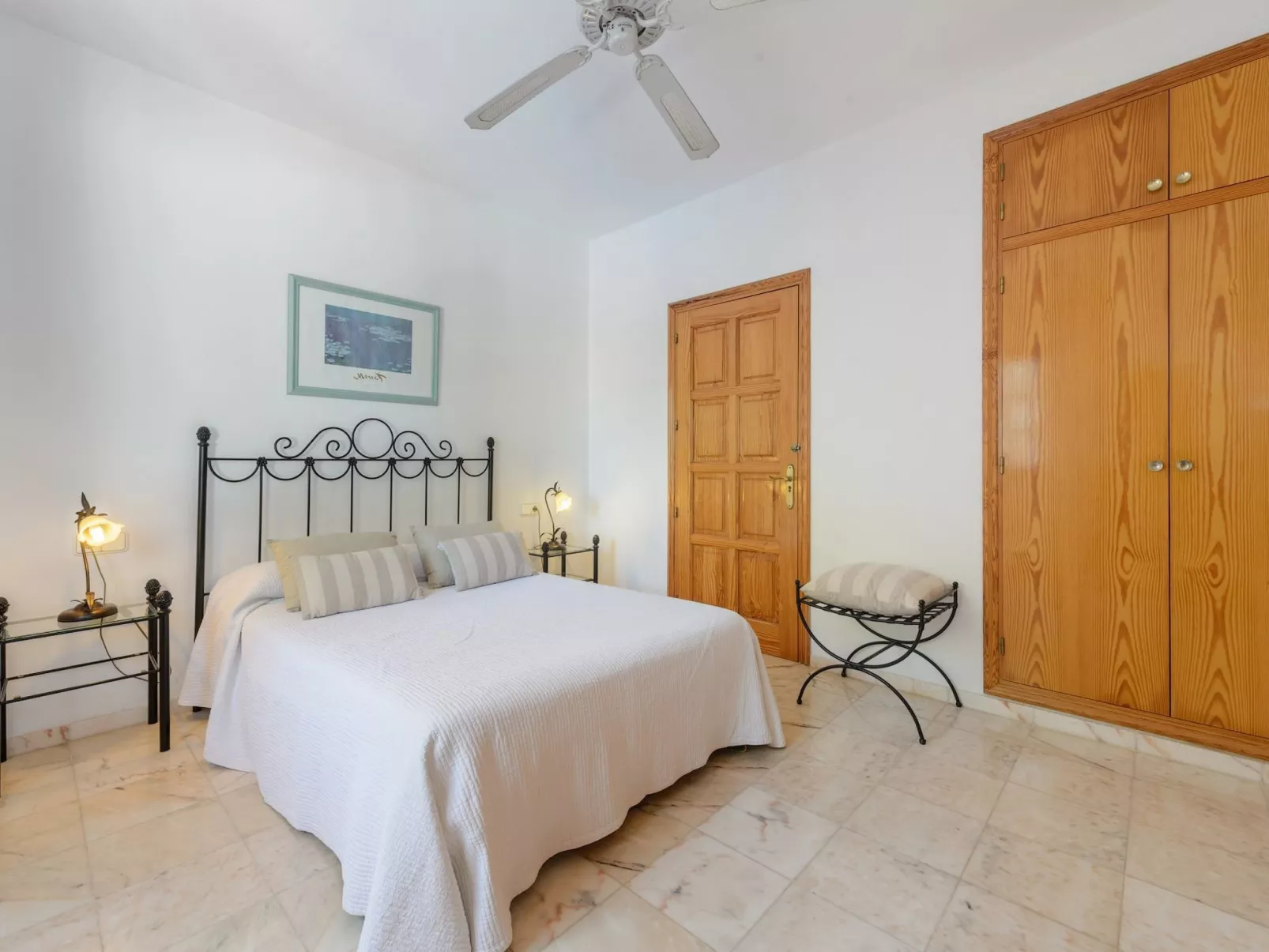 VILLA SA DESCUBERTA - Drinnen