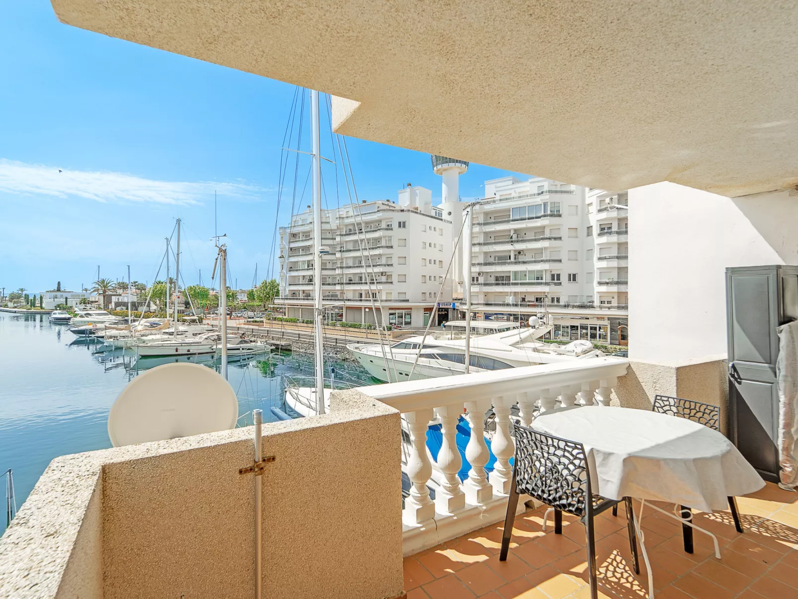 WELCS APARTAMENTO 158 EMP con vistas al canal - Draußen