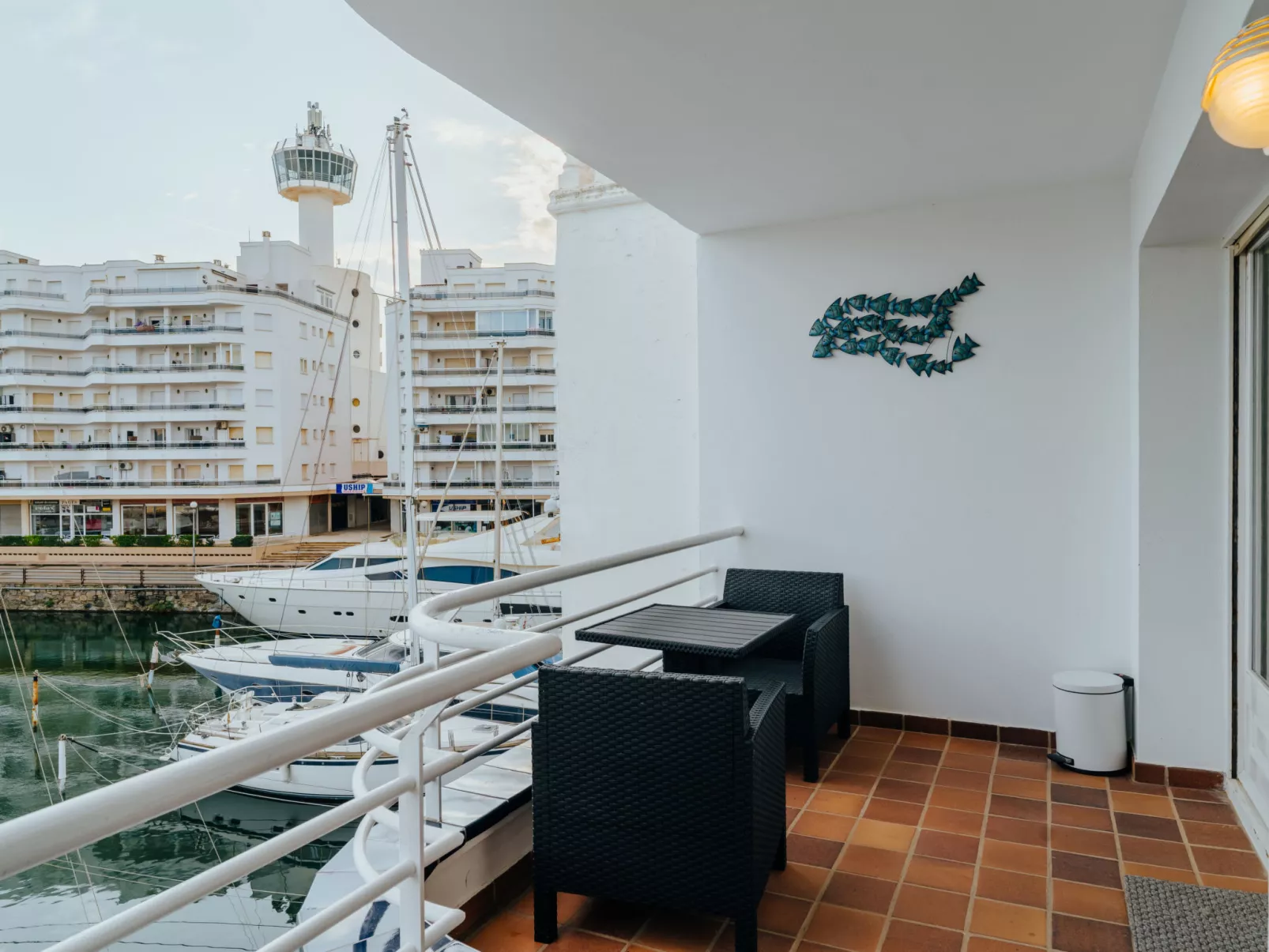 WELCS ESTUDIO 195 EMP con vistas al canal - Drinnen