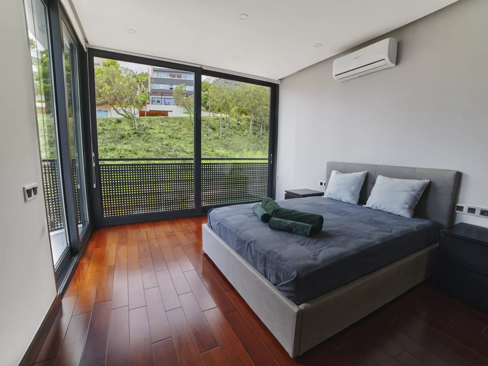 WELCS VILLA MODERNA 097 EMP con piscina - Drinnen