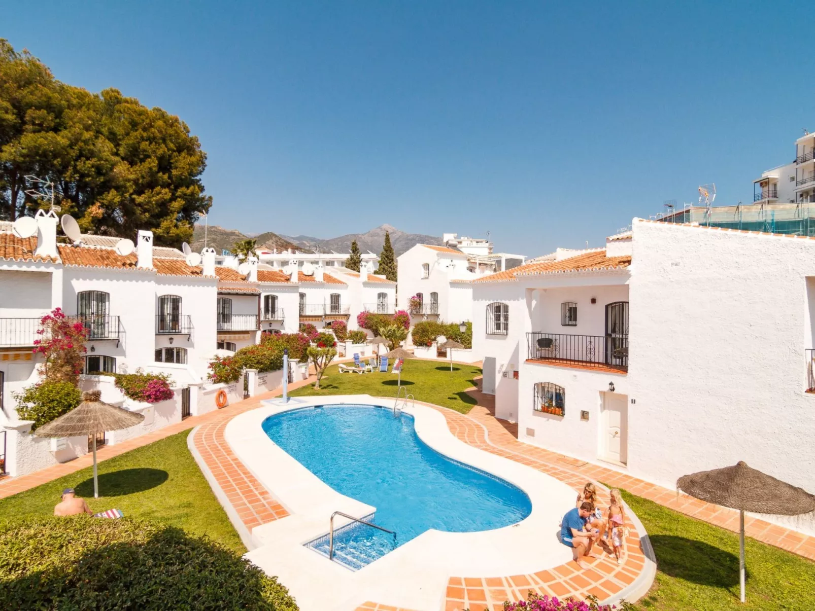 Los Pinos 23 Villas by Casasol - Outside