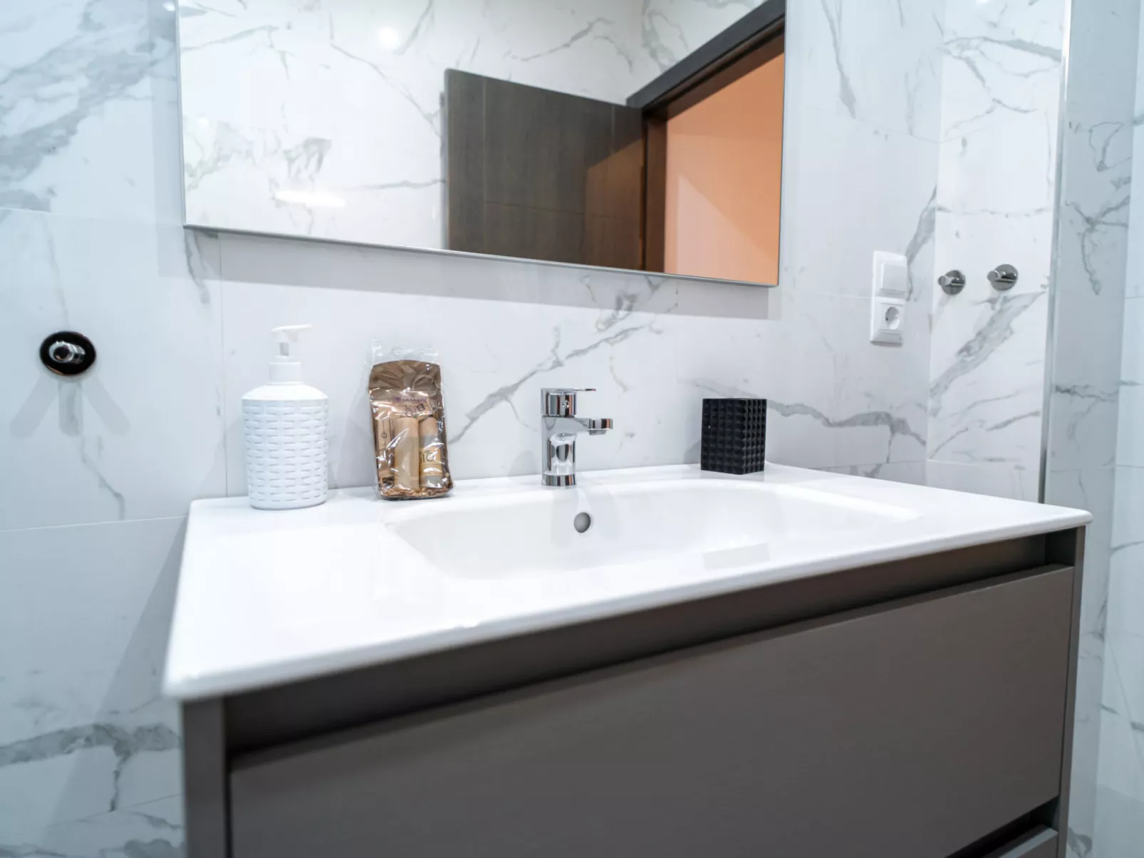 Villa Romeral Premium by Casasol - Inside