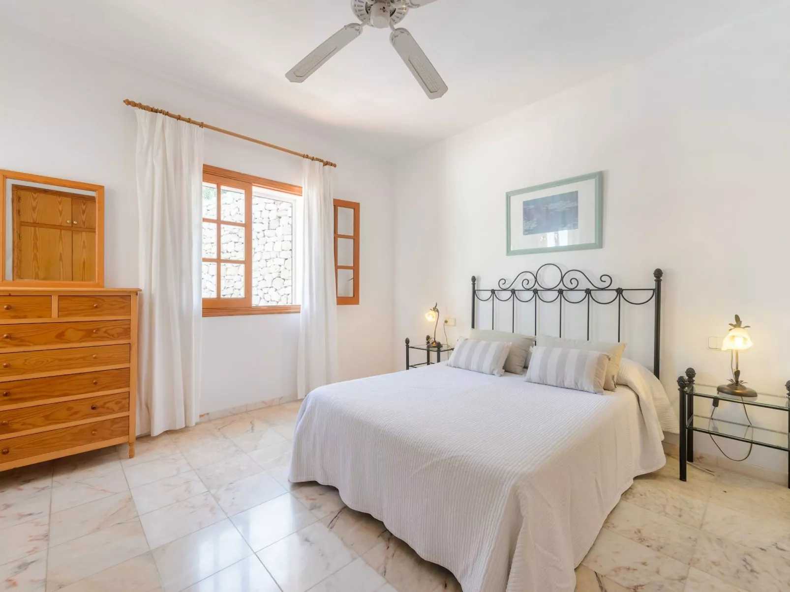 VILLA SA DESCUBERTA - Drinnen