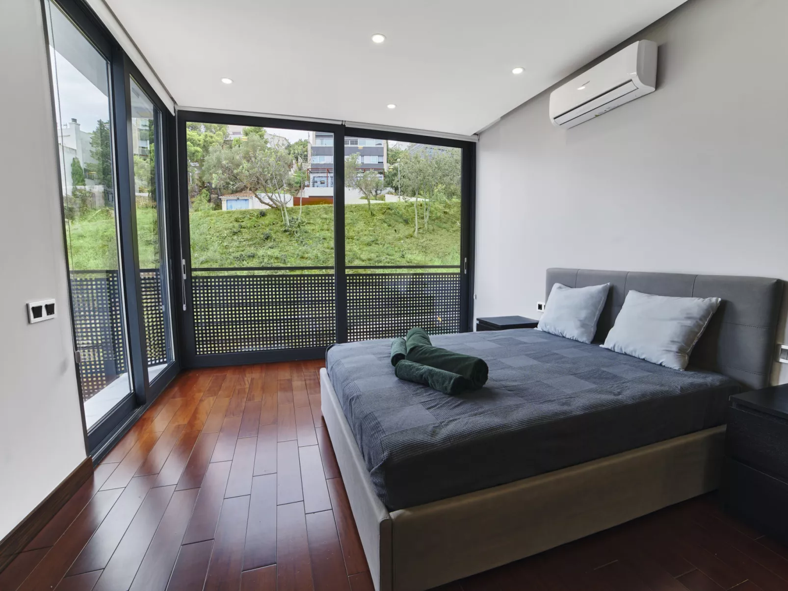 WELCS VILLA MODERNA 097 EMP con piscina - Drinnen