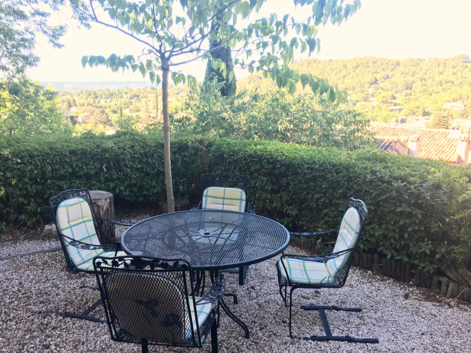 MAISON PERCHEE - Draußen