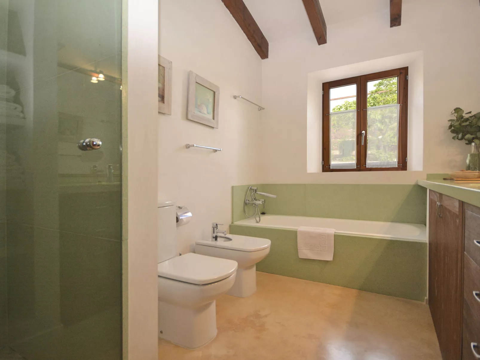 Es Romagueral - Inside