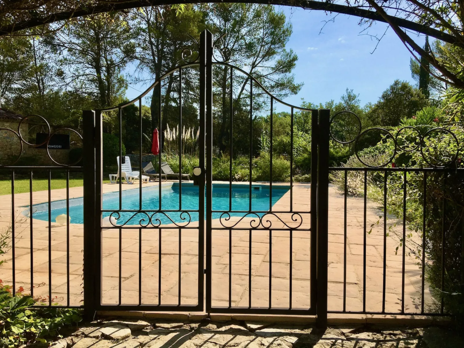 LES 2 PALMIERS - Draußen