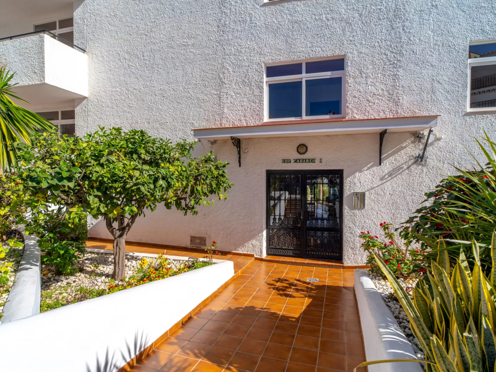 Carabeo 28 Apartment by Casasol - Outside