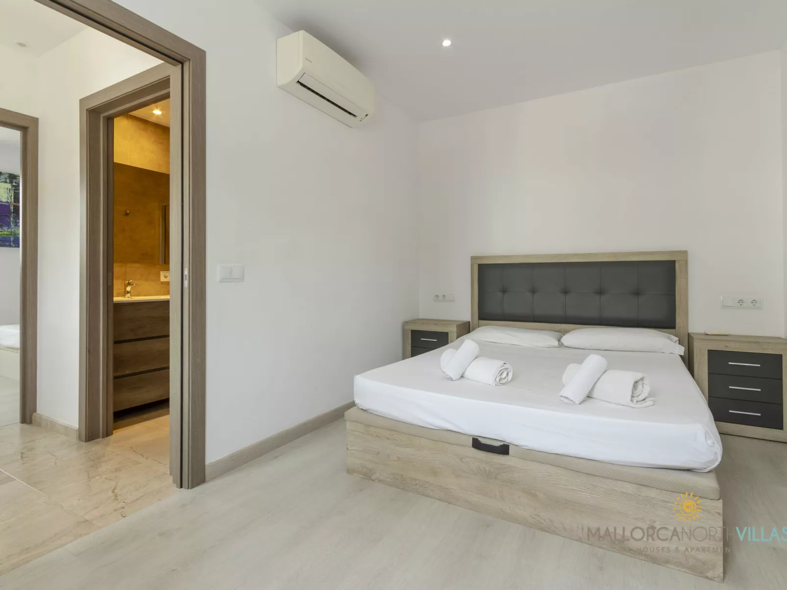 Villa Iola: Moderna Casa en Platja de Muro - Inside