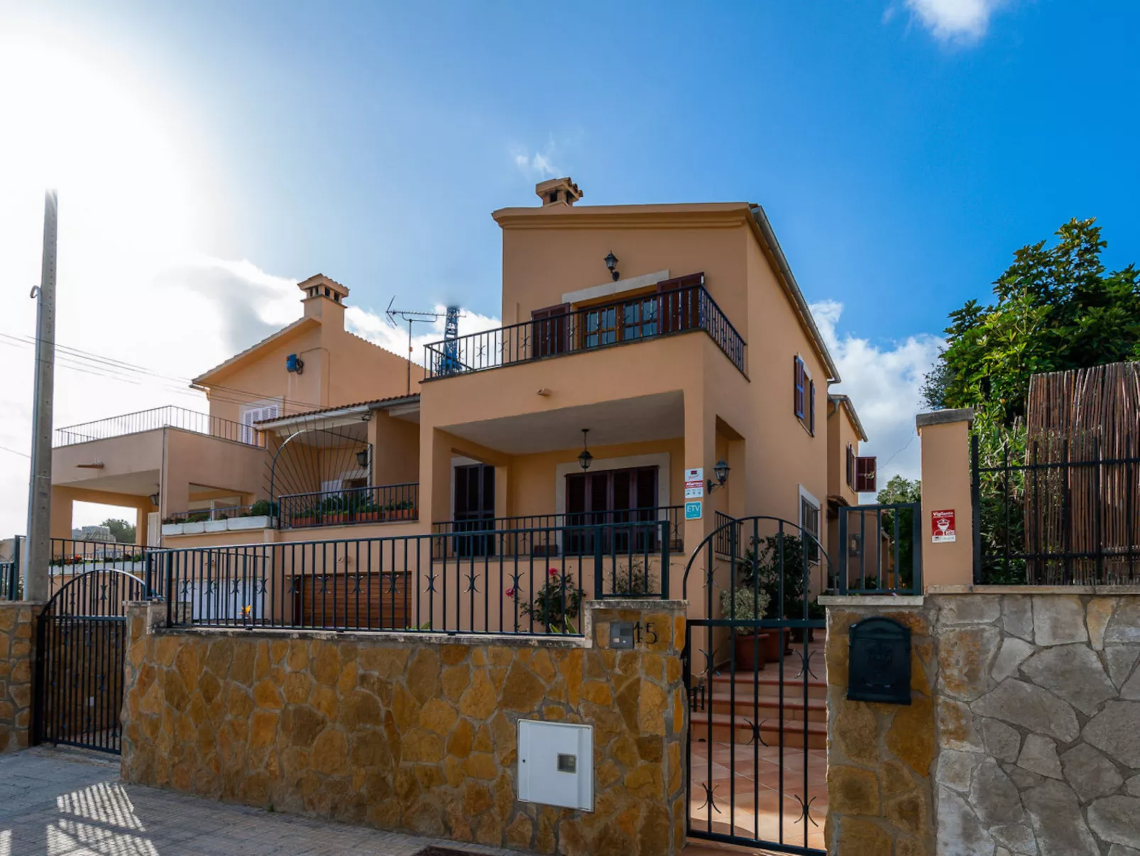 VILLA PORTALS NOUS by Priority Villas - Draußen