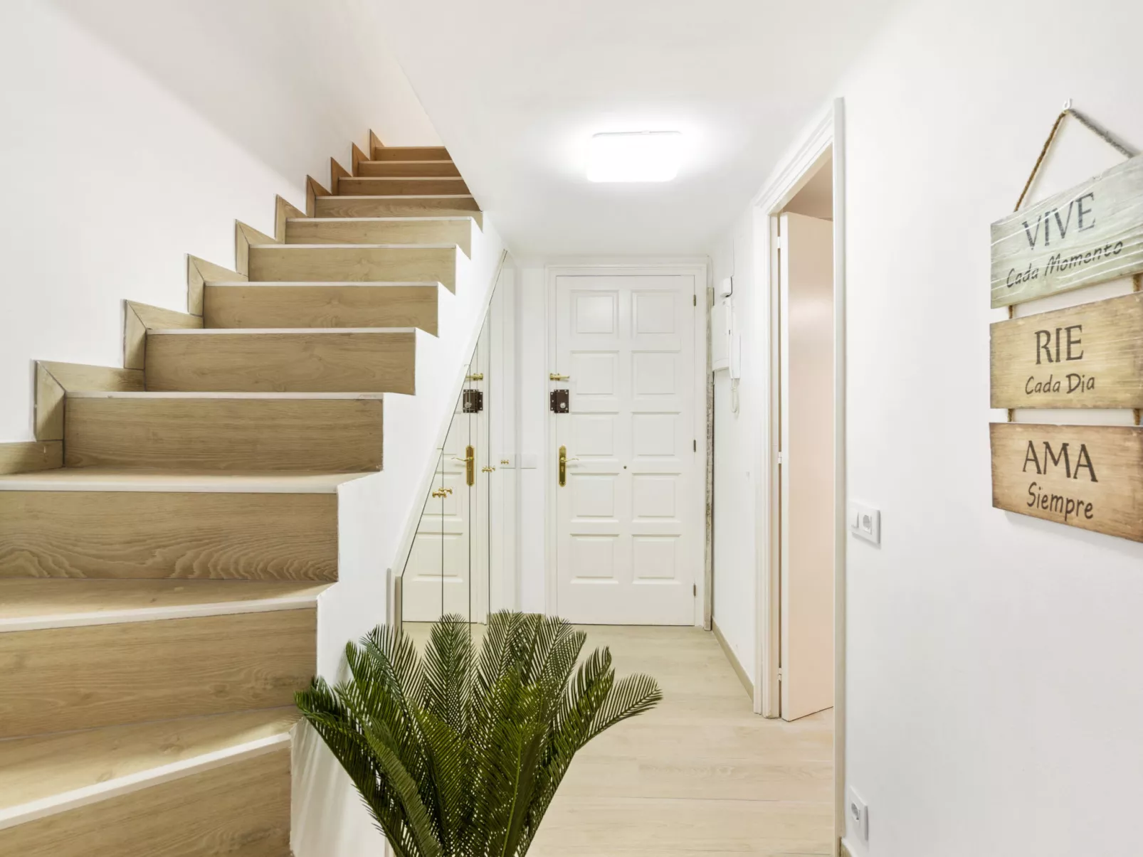 WELCS APARTAMENTO 101 EMP con vistas al Mar - Drinnen