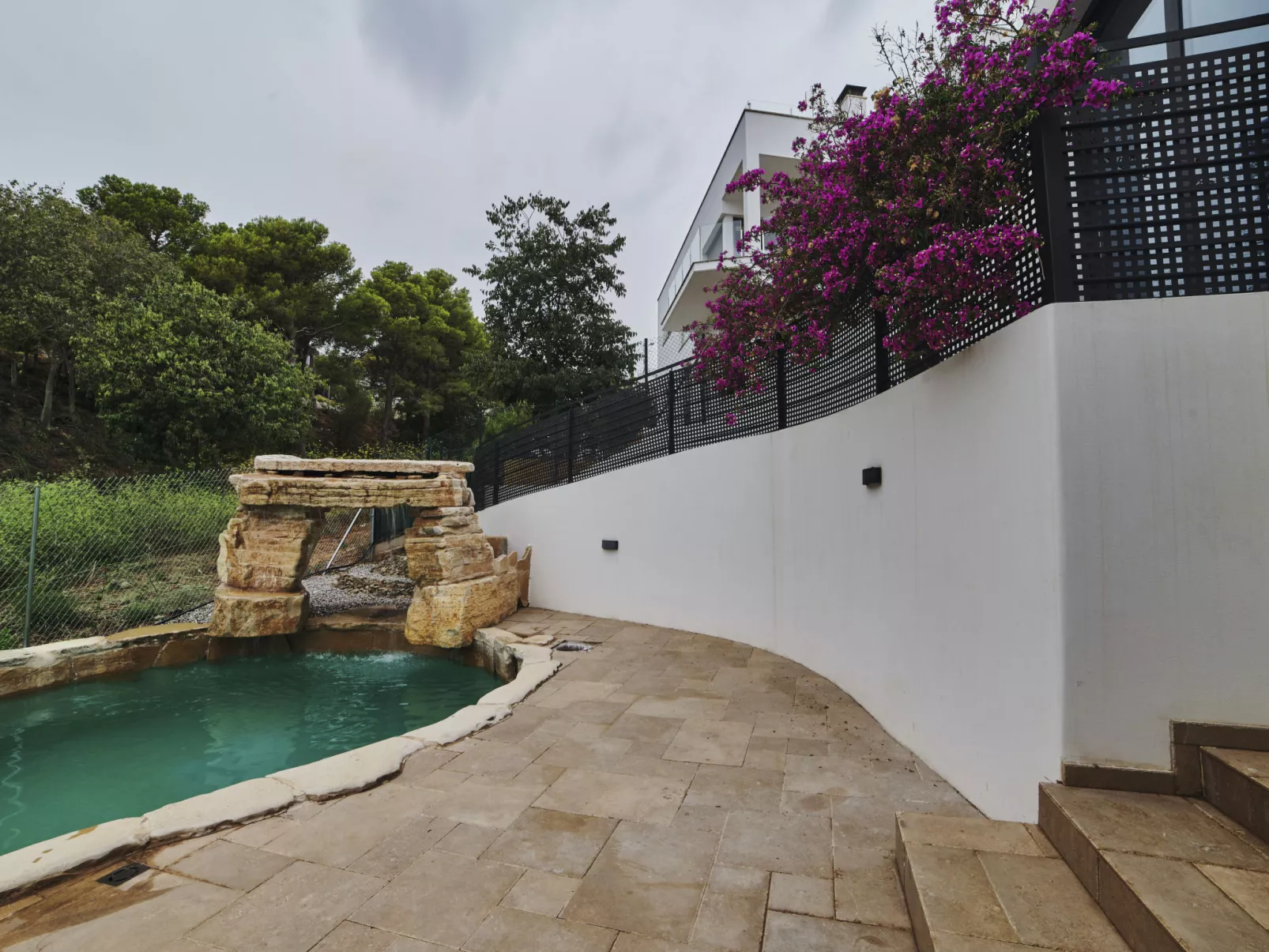 WELCS VILLA MODERNA 097 EMP con piscina - Draußen