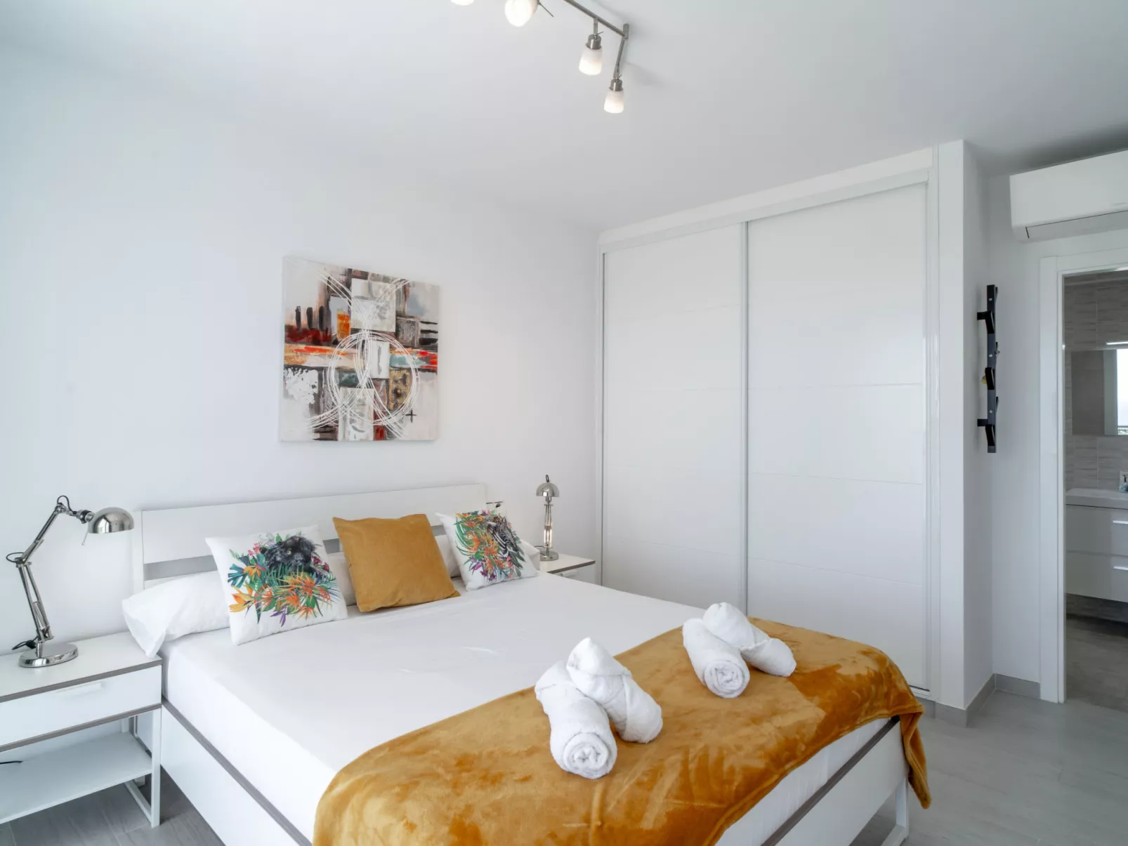 Villa Luxuria Private Pool by Casasol - Dedans