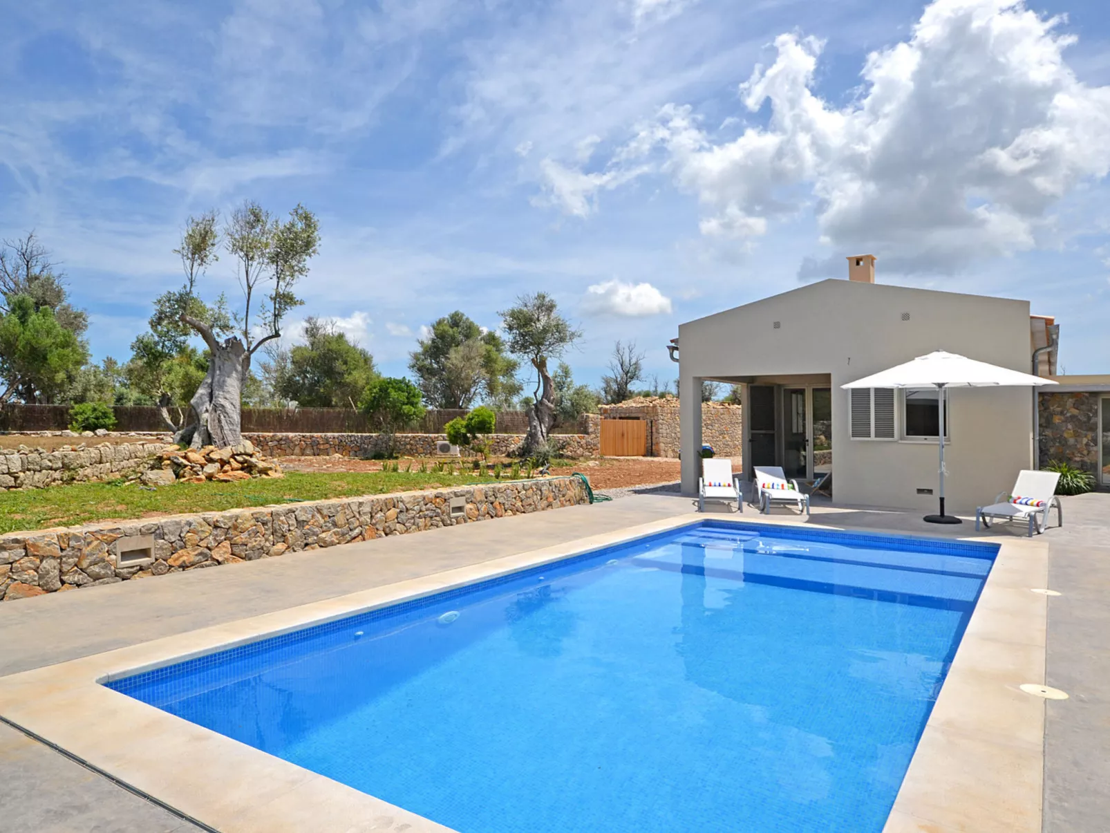 Ses Veyetes - Draußen