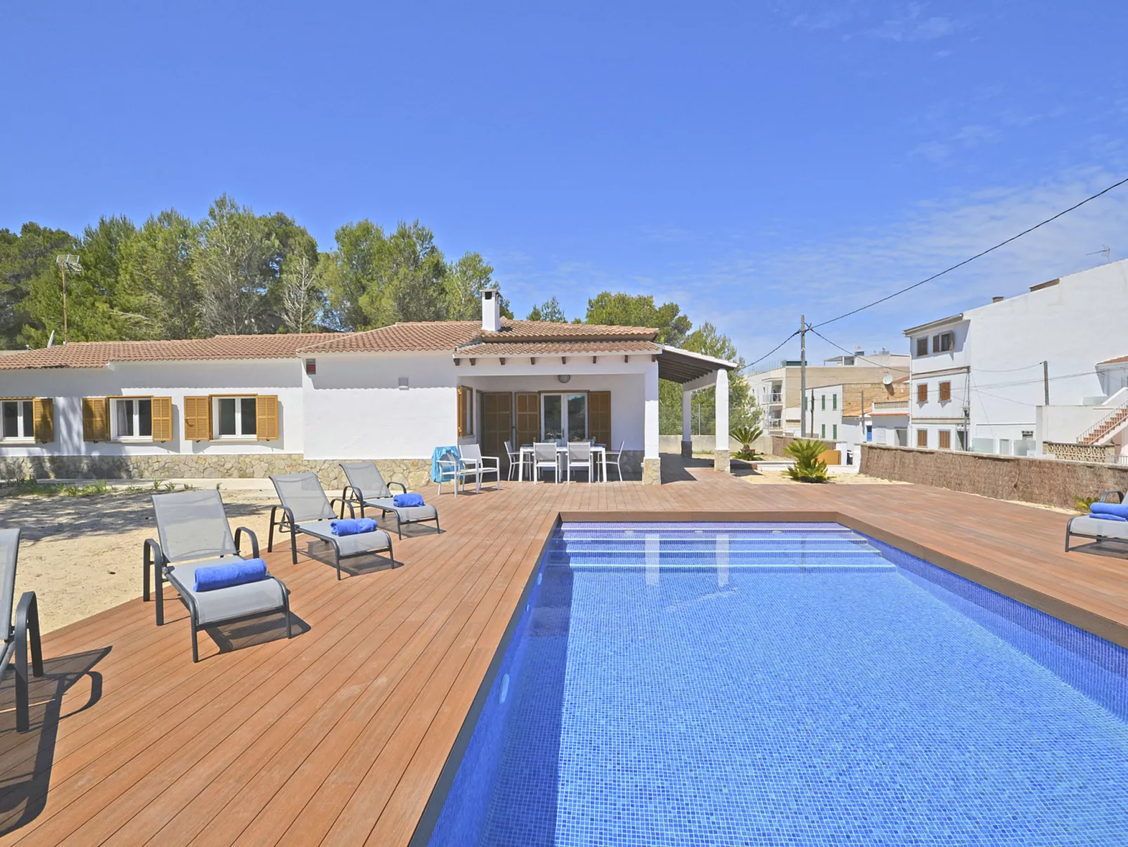 Pinocha (Villa Anglessos) - Draußen