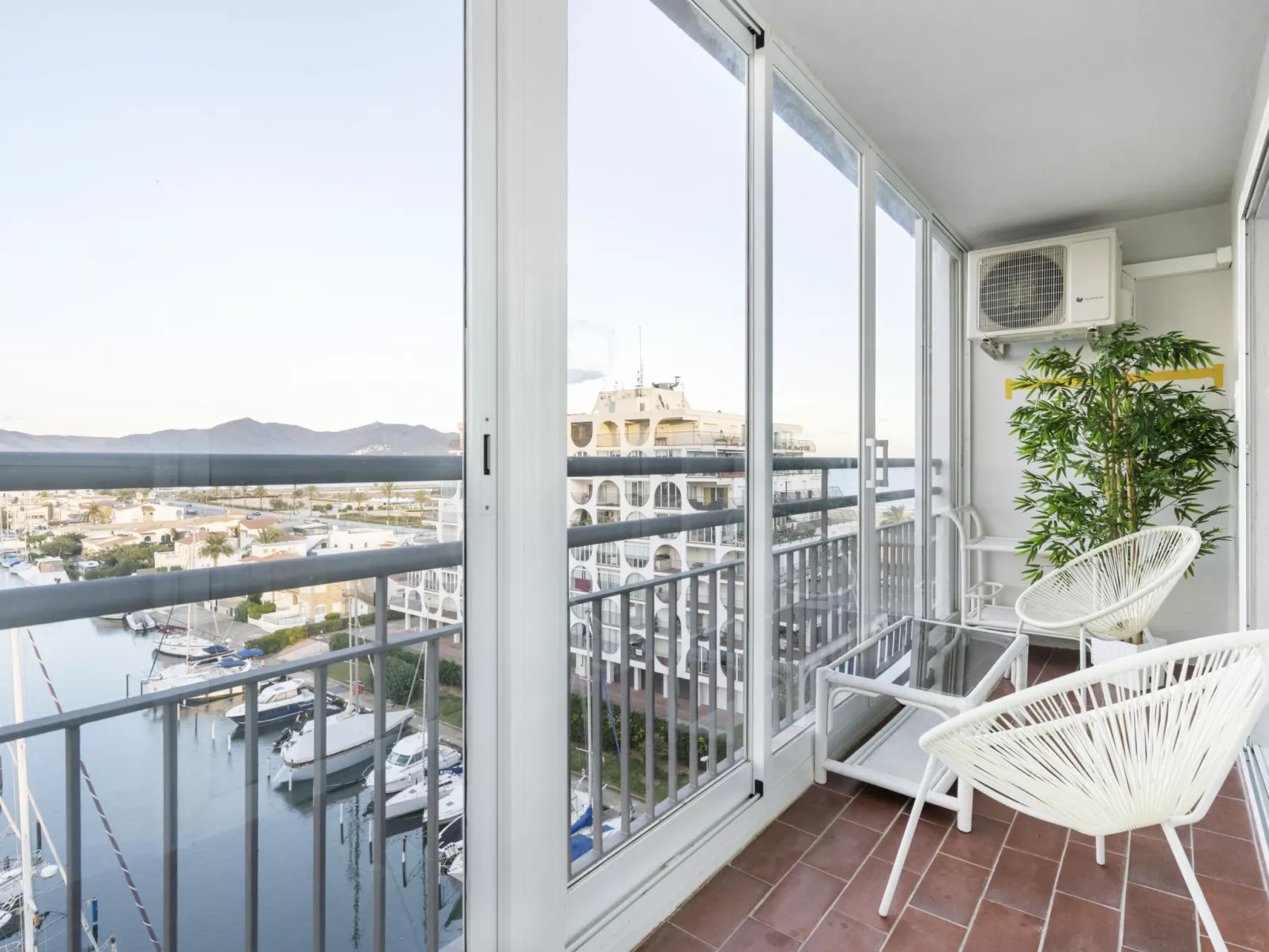 WELCS APARTAMENTO 101 EMP con vistas al Mar - Draußen