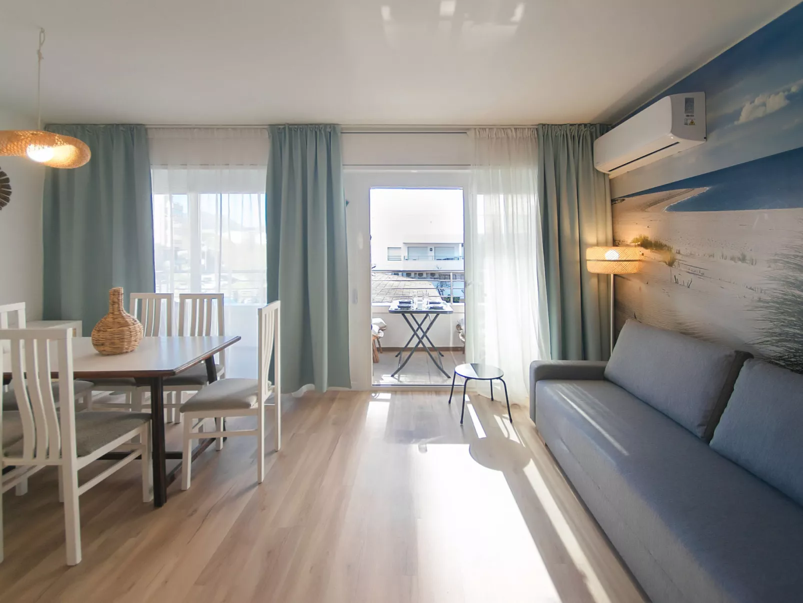 WELCS APARTAMENTO 224 EMP con TERRAZA - Drinnen