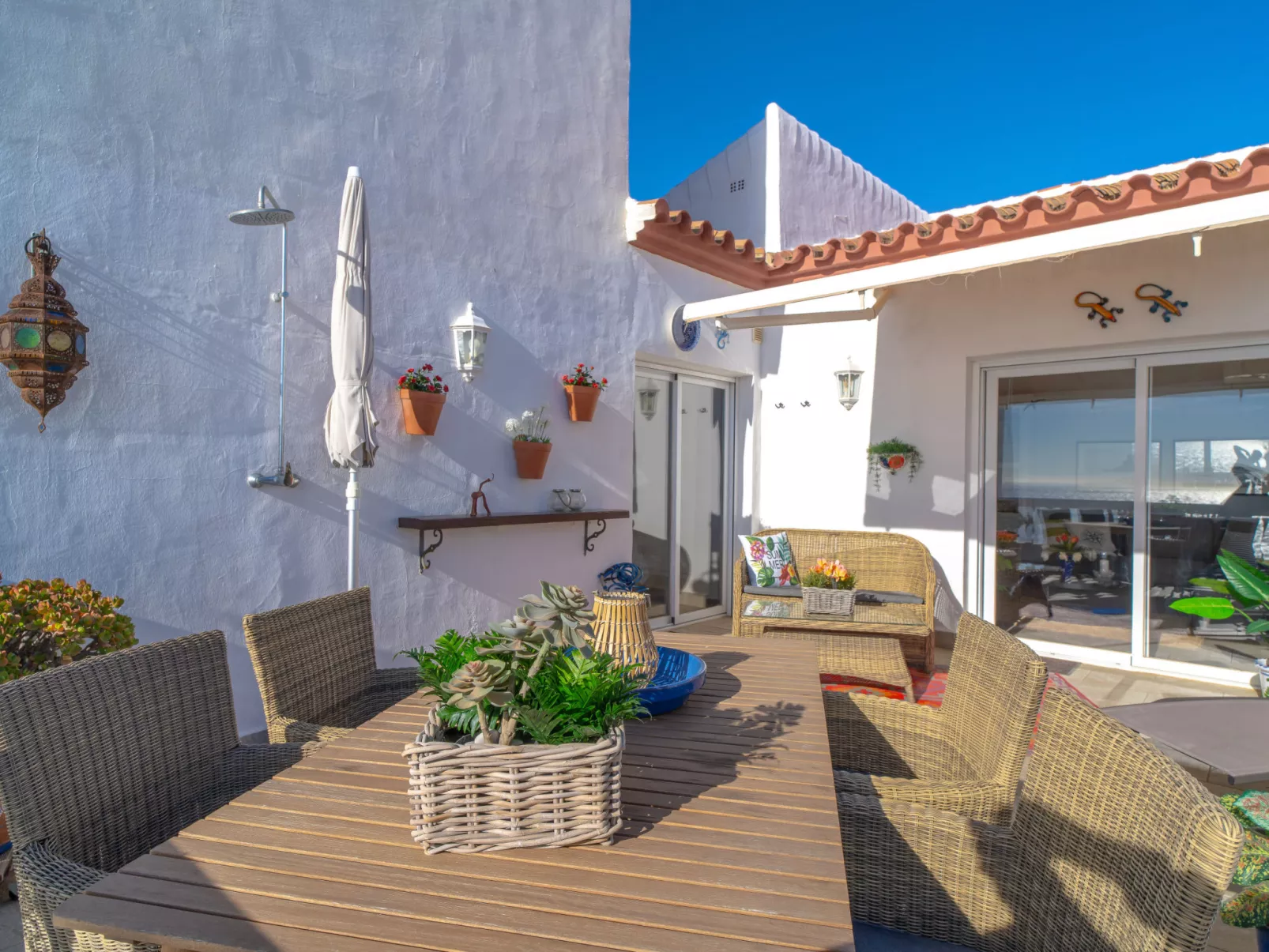 Vistas del Mar by Casasol - Inside