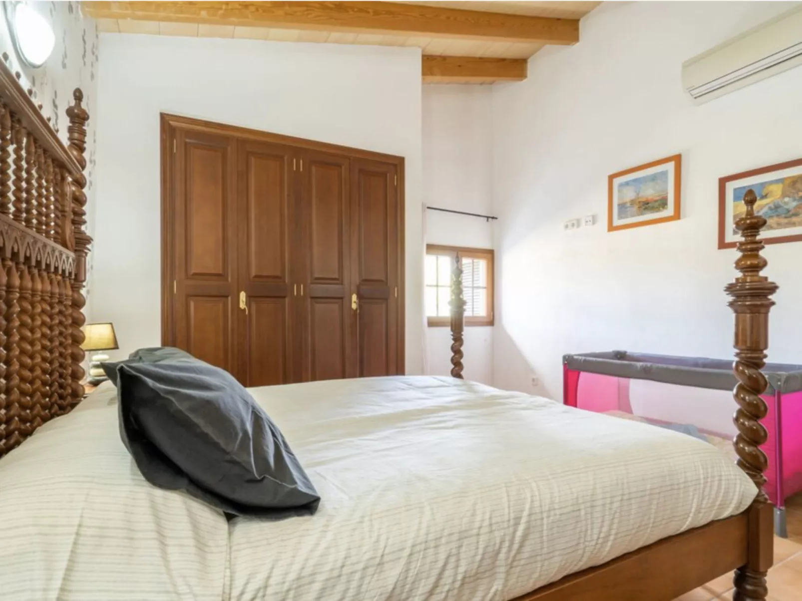 VILLA LORENZO MANACOR by PriorityVillas - Dedans