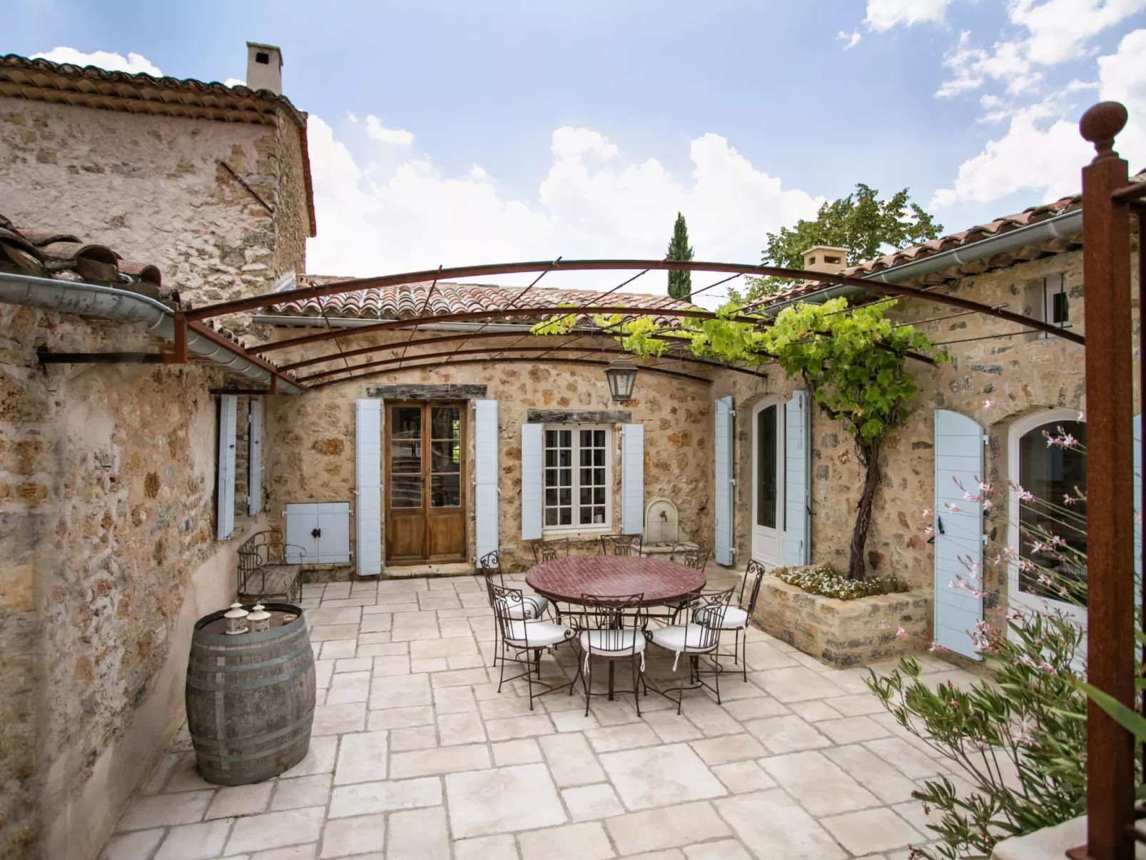 LI SIAN BEN - Outside