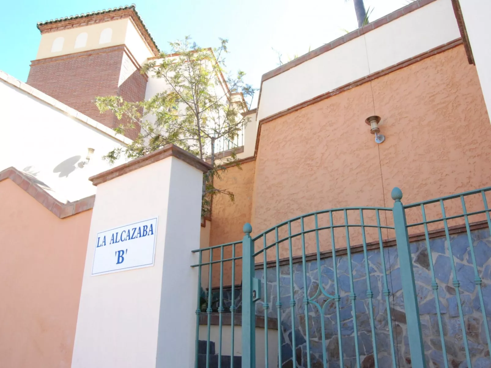 Tamango Hill Alcazaba B by Casasol - Outside