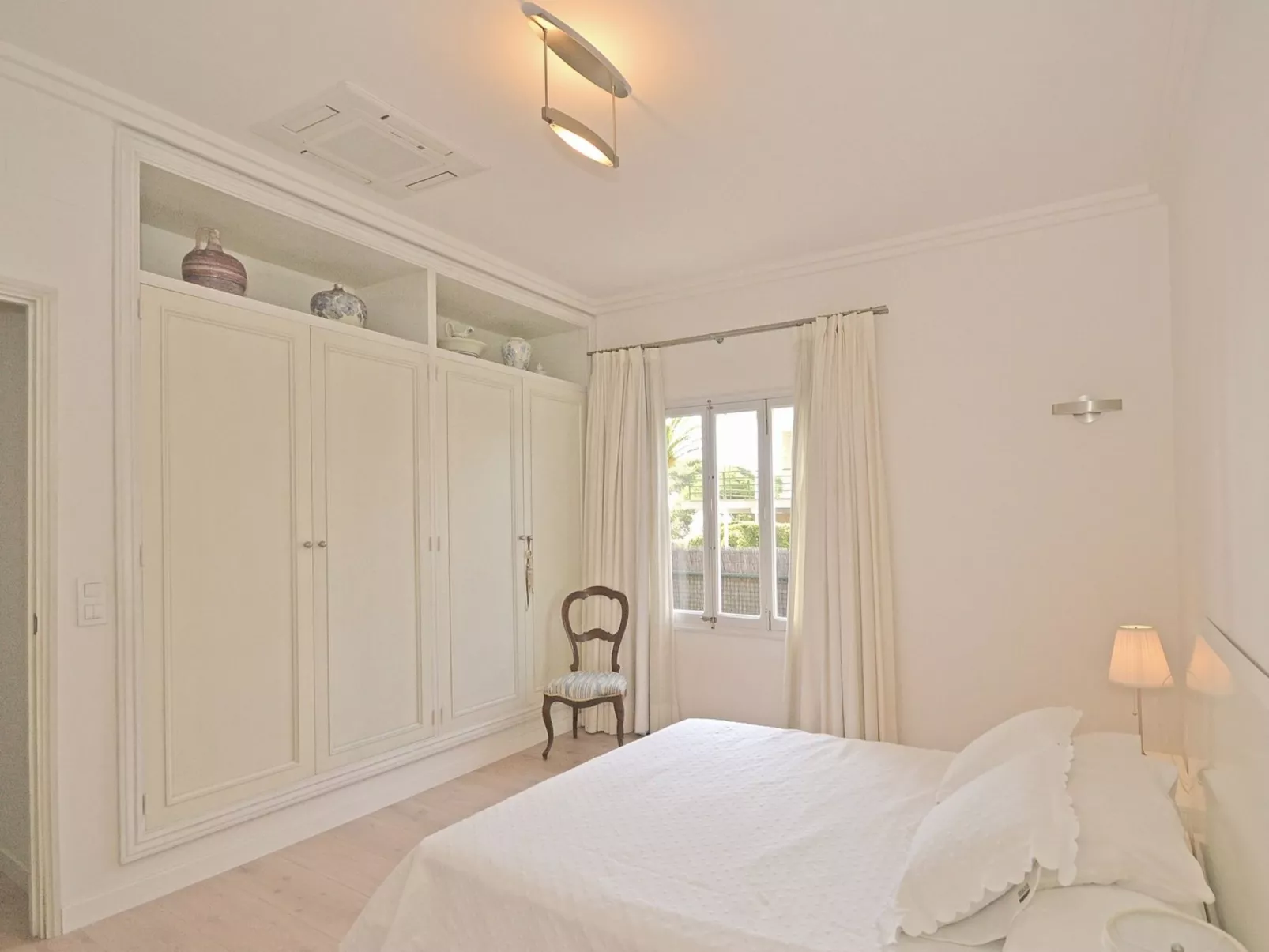 Llenaire - Xata - Inside