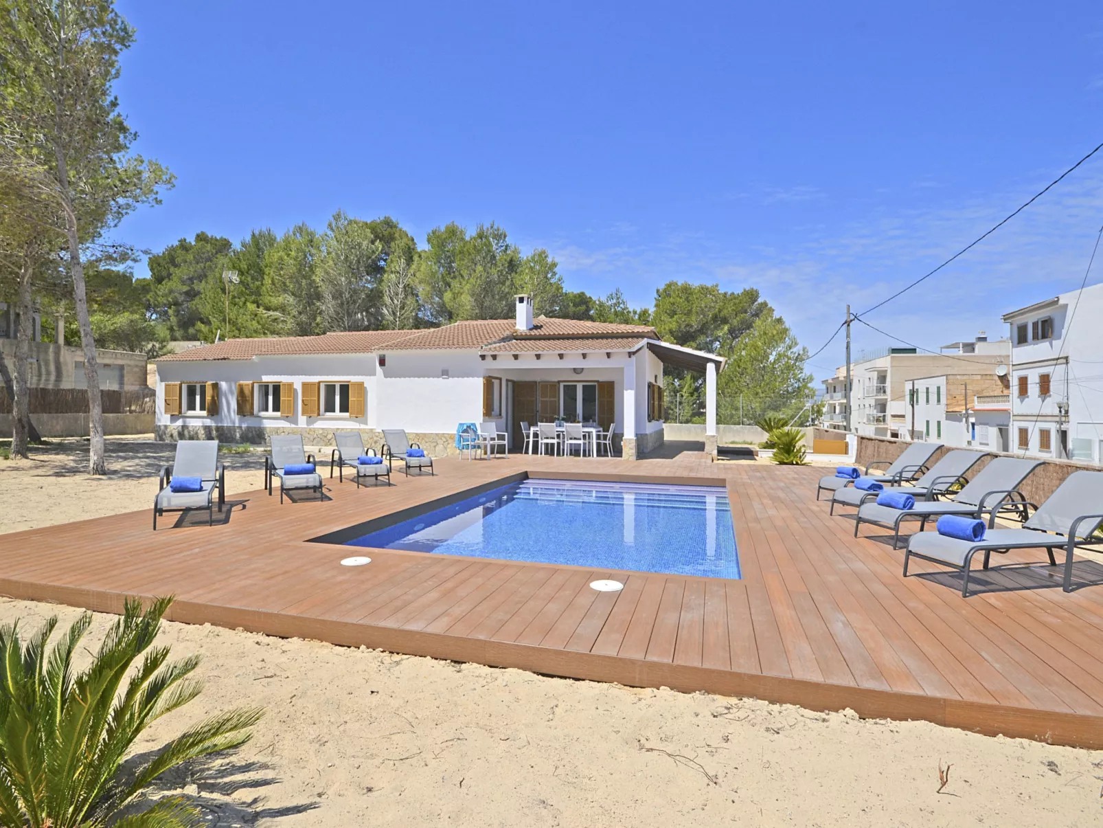 Pinocha (Villa Anglessos) - Draußen