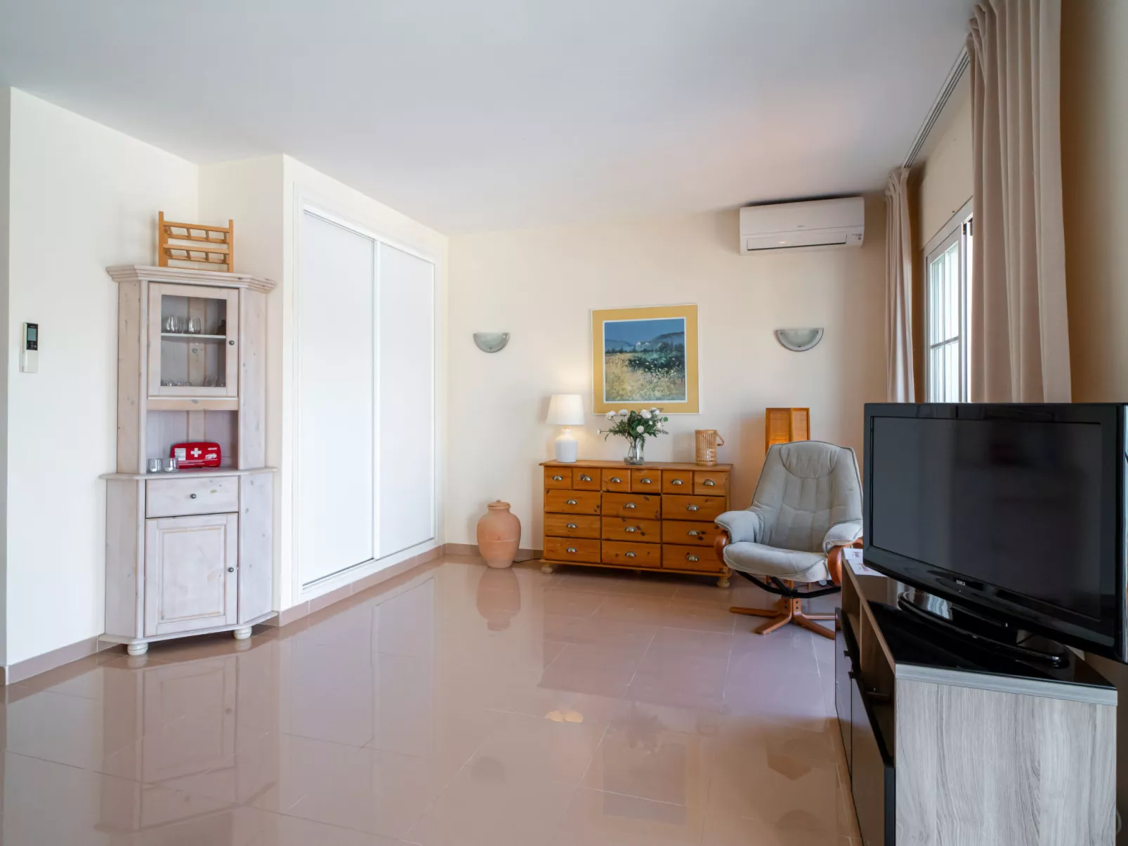 Mediterraneo 1J by Casasol - Inside