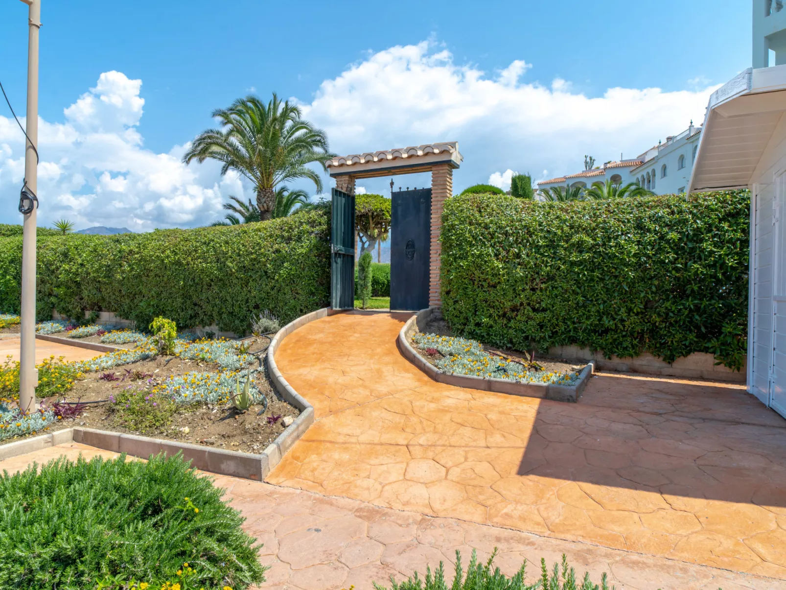 Stella Maris Beachfront B by Casasol - Dehors